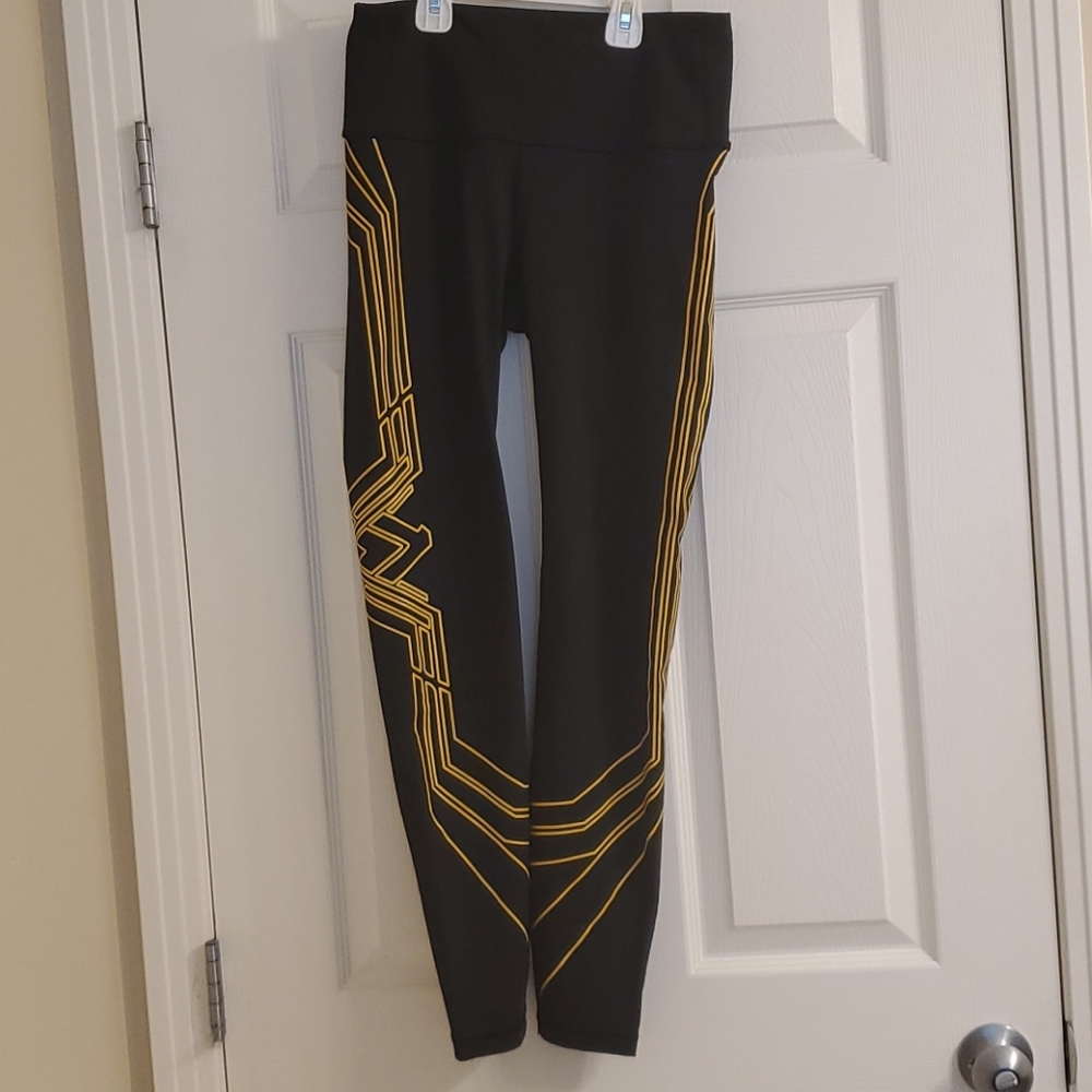 Gapfit DC wonderwoman leggings